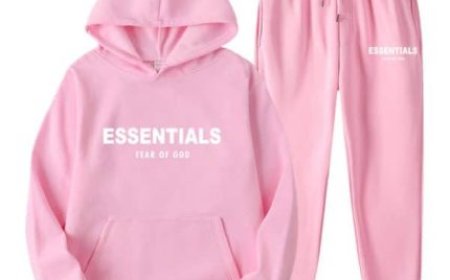 Classic Essentials Hoodie – Effortless Cool for All Occasions