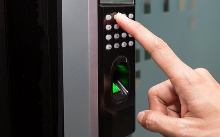 Time Theft in UAE Workplaces: How Smart Attendance Solutions Save Dirhams Daily