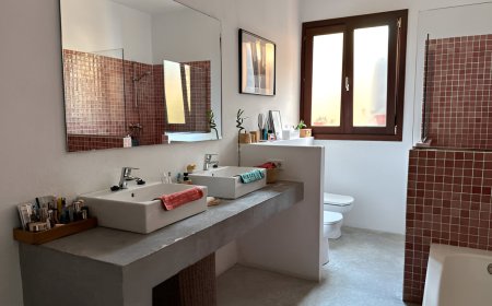 Ultimate 4-Step Guide to Clean and Declutter Your Bathroom